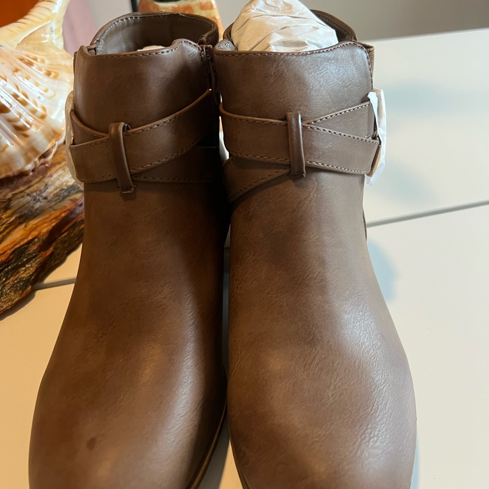 Boots  Elastic panel Double Buckle Strap Stacked - Picture 3 of 6